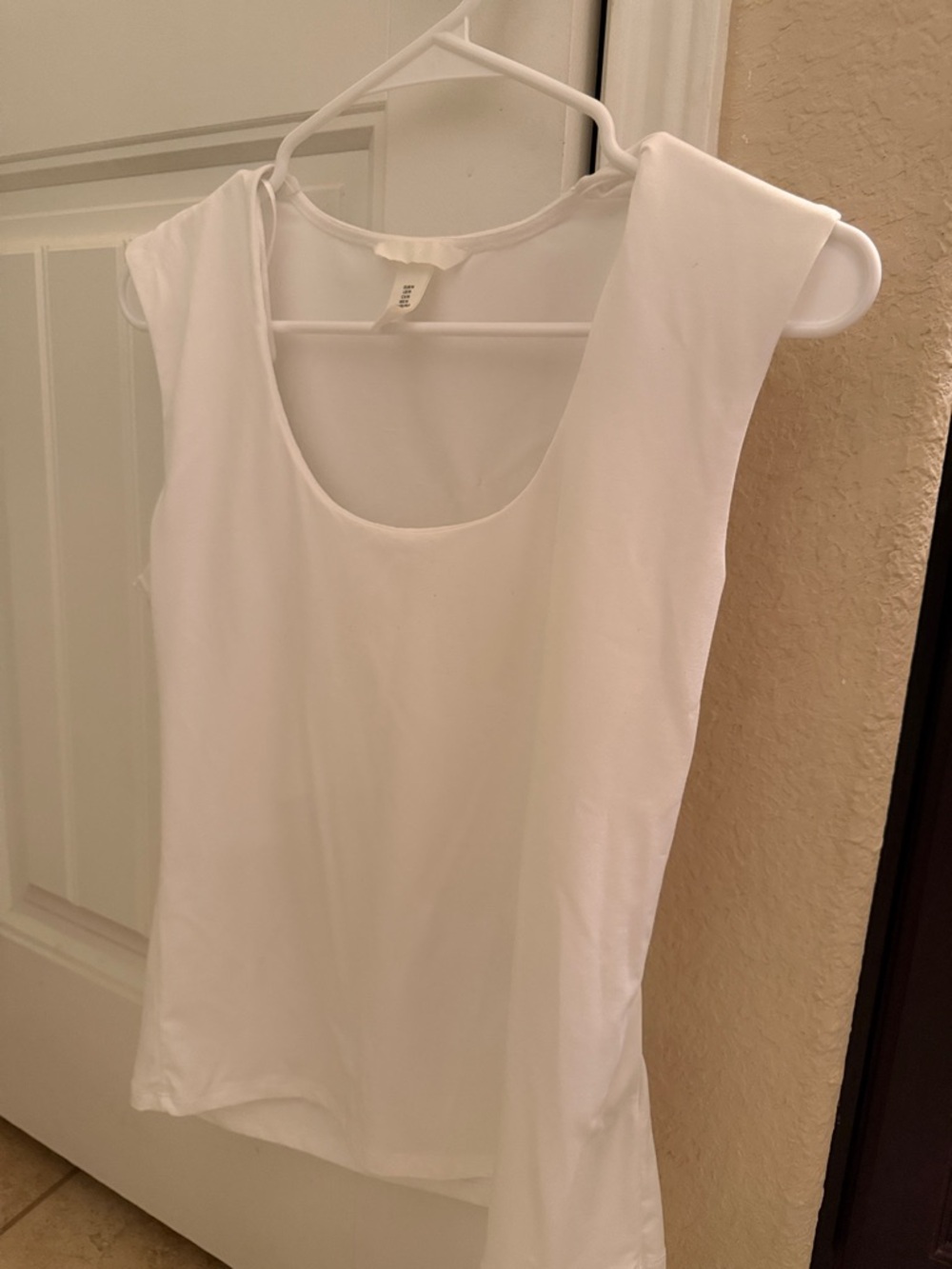 H&M White Scoop Neck Tank Top